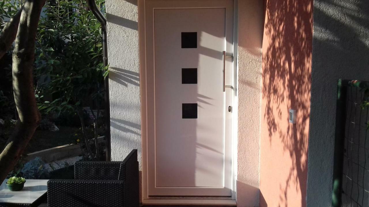 Tili Apartment Pula Exterior photo